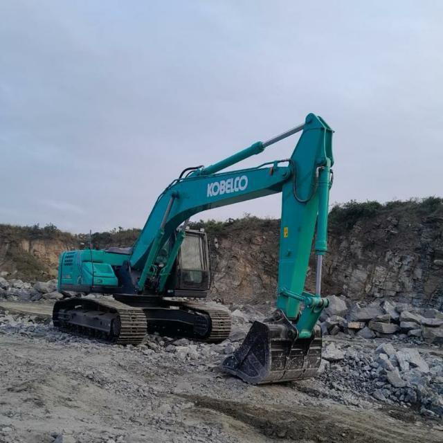 Kobelco SK220